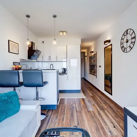 M.h. Sunset Apartment *
